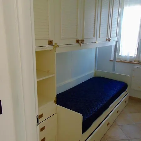 Trilocale Fronte Mare A - M210 * Marcelli