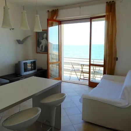 Trilocale Fronte Mare A - M210 Marcelli